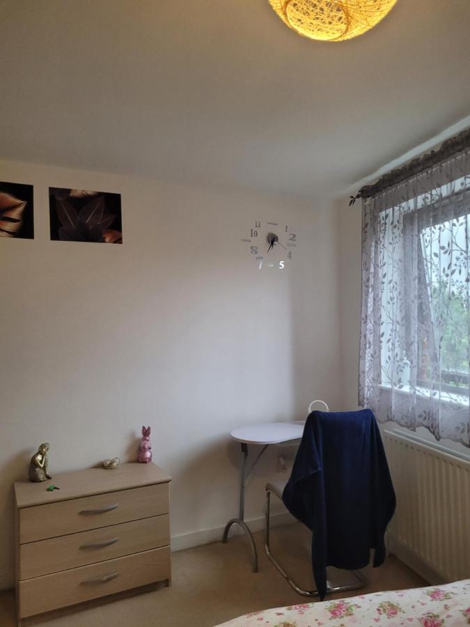 Room Near Heathrow Airport Hillingdon Kültér fotó