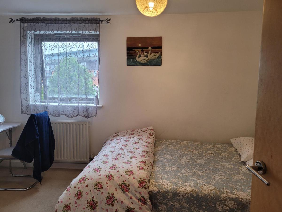 Room Near Heathrow Airport Hillingdon Kültér fotó
